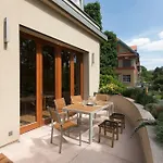 Huge Luxury Villa, 6 Beds And Baths, Terraces, Double Garage Villa *