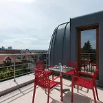 Huge Luxury Villa, 6 Beds And Baths, Terraces, Double Garage