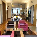 Huge Luxury Villa, 6 Beds And Baths, Terraces, Double Garage Villa Prag