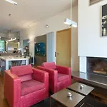 Huge Luxury Villa, 6 Beds And Baths, Terraces, Double Garage