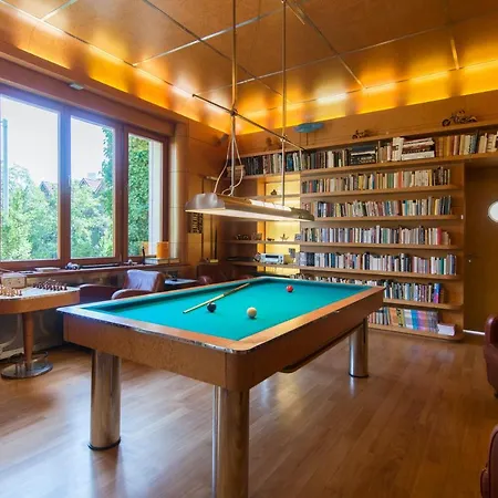 Huge Luxury Villa, 6 Beds And Baths, Terraces, Double Garage Willa