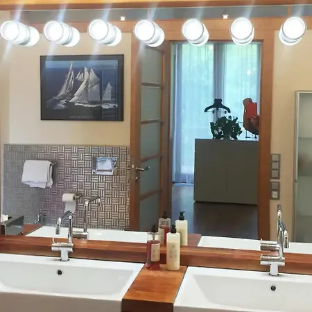 Villa Huge Luxury Villa, 6 Beds And Baths, Terraces, Double Garage