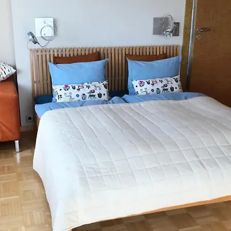 Huge Luxury Villa, 6 Beds And Baths, Terraces, Double Garage * Praag