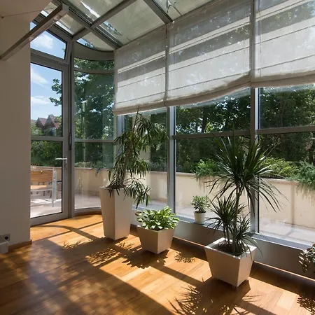 Villa Huge Luxury Villa, 6 Beds And Baths, Terraces, Double Garage