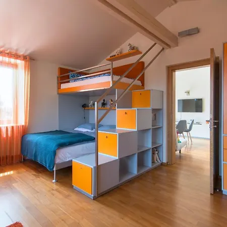 Huge Luxury Villa, 6 Beds And Baths, Terraces, Double Garage Villa