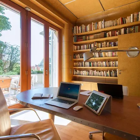 Huge Luxury Villa, 6 Beds And Baths, Terraces, Double Garage Prague