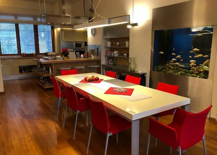 Huge Luxury Villa, 6 Beds And Baths, Terraces, Double Garage Villa