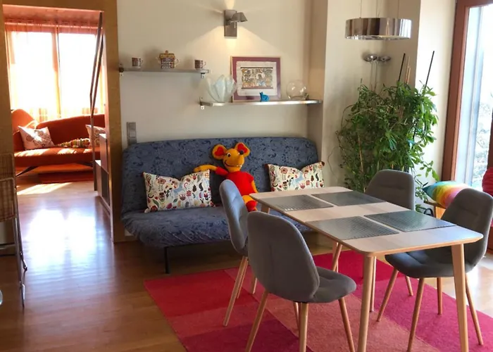 Huge Luxury Villa, 6 Beds&baths, Terraces, Double Garage Prague