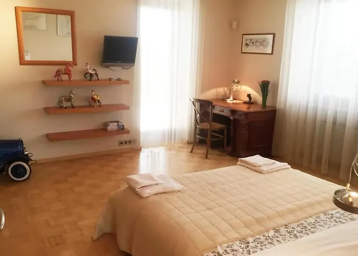 Huge Luxury Villa, 6 Beds And Baths, Terraces, Double Garage * Prag