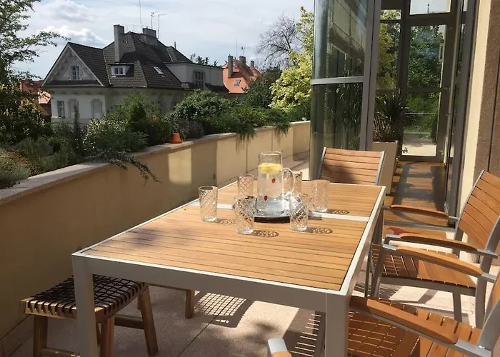 Villa Huge Luxury Villa, 6 Beds And Baths, Terraces, Double Garage