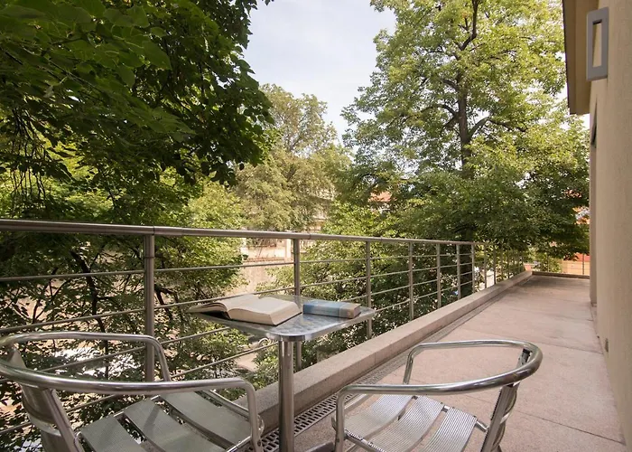 Villa Huge Luxury Villa, 6 Beds And Baths, Terraces, Double Garage