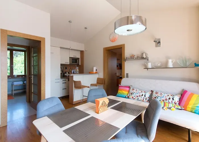 Villa Huge Luxury Villa, 6 Beds And Baths, Terraces, Double Garage
