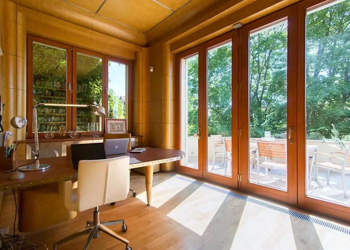 Villa Huge Luxury Villa, 6 Beds And Baths, Terraces, Double Garage Prag