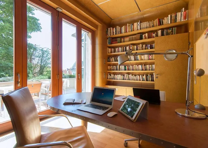 Huge Luxury Villa, 6 Beds And Baths, Terraces, Double Garage Prag