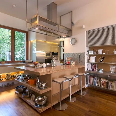 Huge Luxury Villa, 6 Beds And Baths, Terraces, Double Garage וילה *