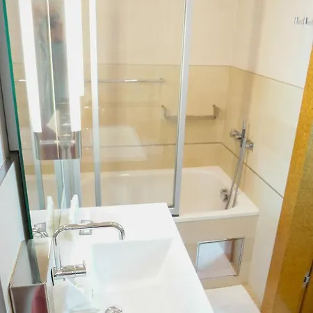 别墅 Huge Luxury Villa, 6 Beds And Baths, Terraces, Double Garage *
